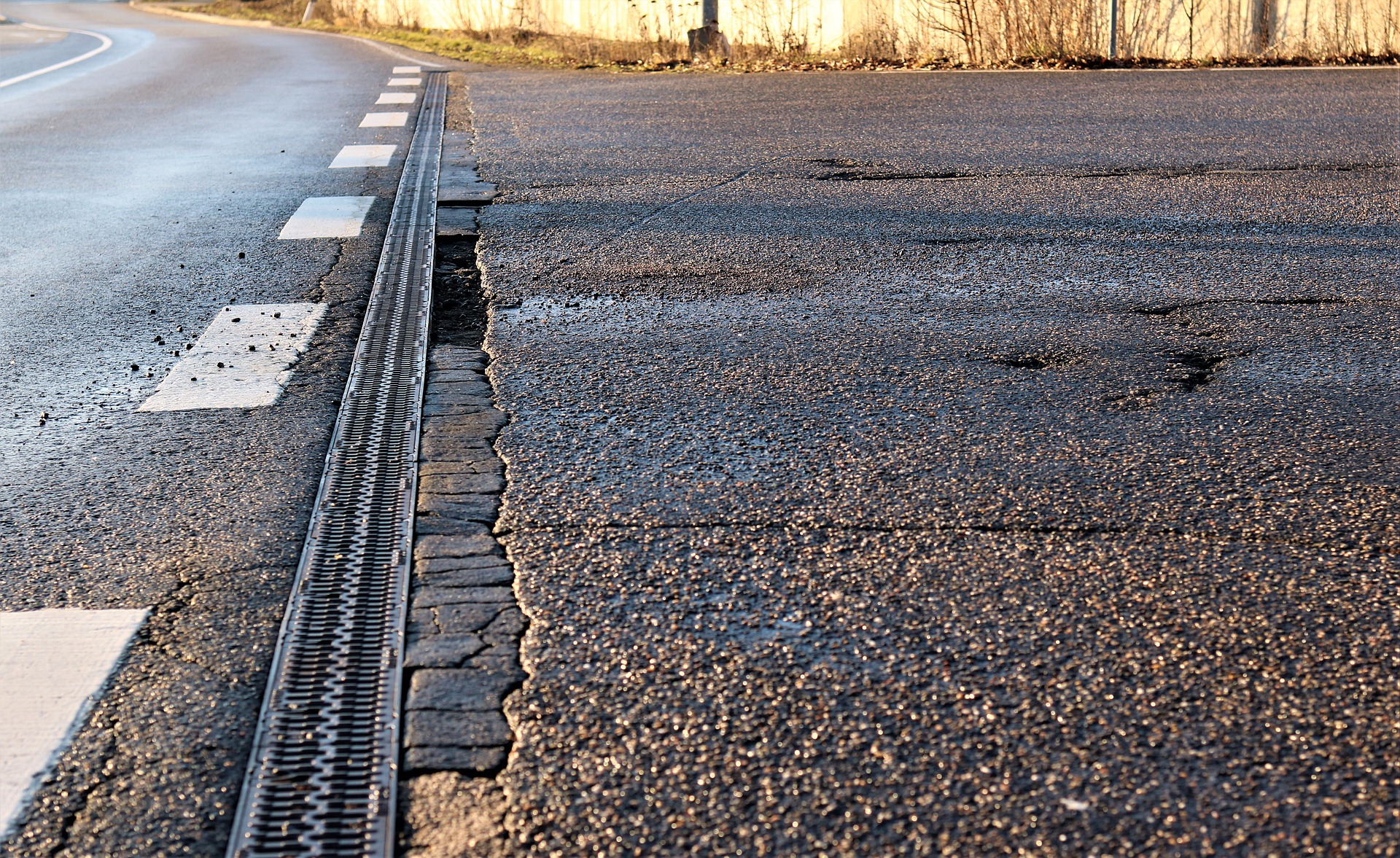 Can I claim compensation after a crash caused by a road defect? Image