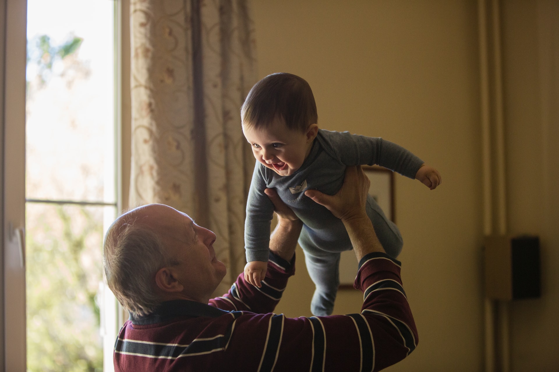 Do grandparents have a right to contact with their grandchildren? Image